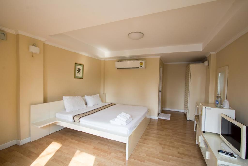 Hotel Triple Palms House à Chiang Mai Extérieur photo