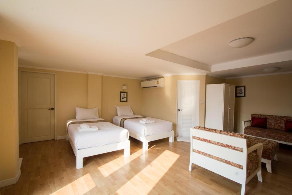 Hotel Triple Palms House à Chiang Mai Extérieur photo